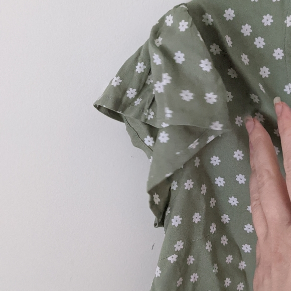 *NWT* Simons TWIK - Floral Cropped Button-Up Blouse - Picture 6 of 14